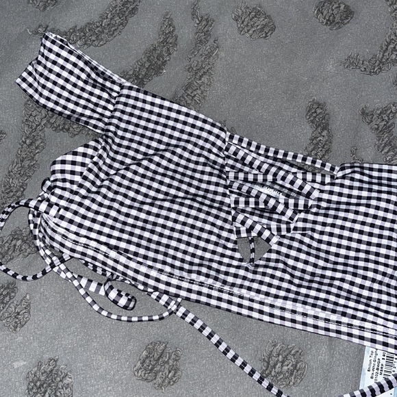 Bikini - Picture 2 of 3